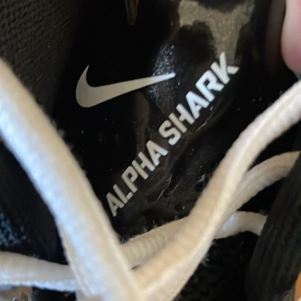 Nike NWOT Alpha Shark Cleats Size 5.5